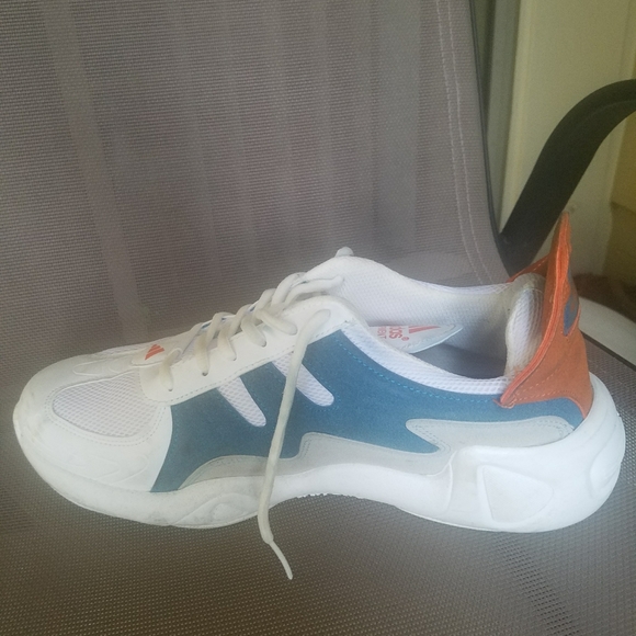 Shoes - Picture 4 of 6